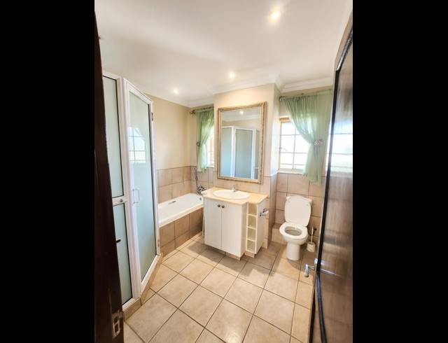 2 bed property to rent in BRYANSTON